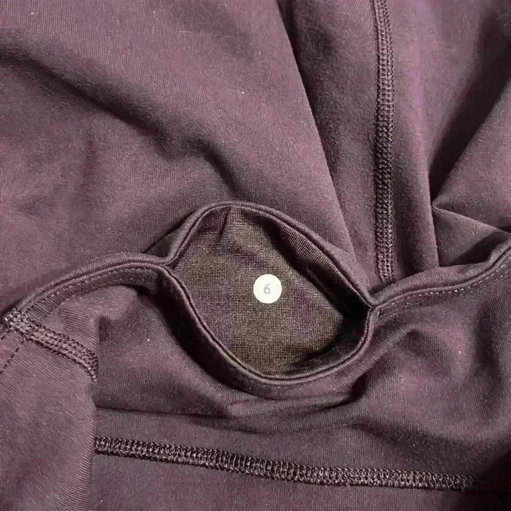 LULULEMON ATHLETICA Wunder Under Crop in Black Cherry - Picture 6 of 6